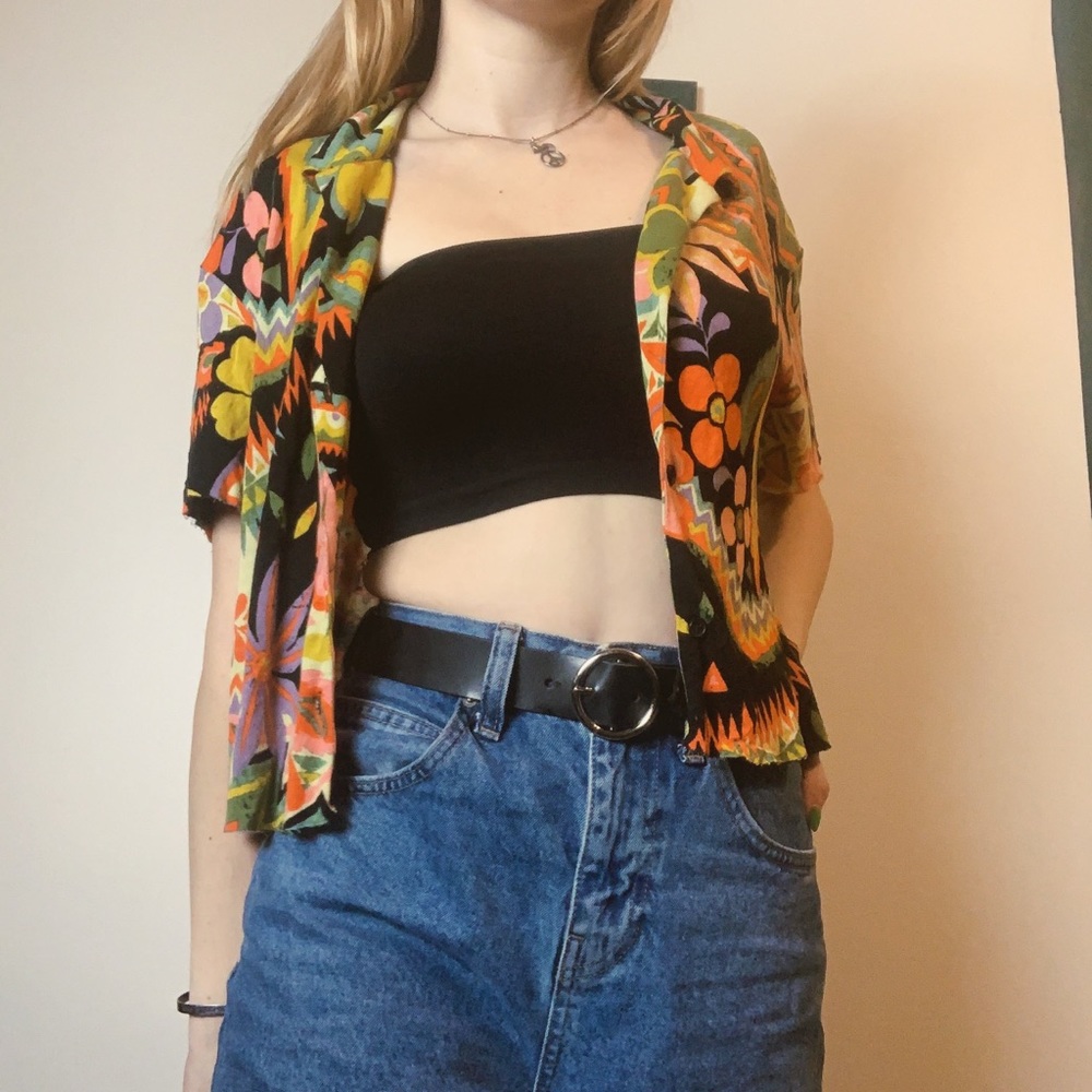 🌼Abstract Retro Button Up🌼 - Picture 2 of 5